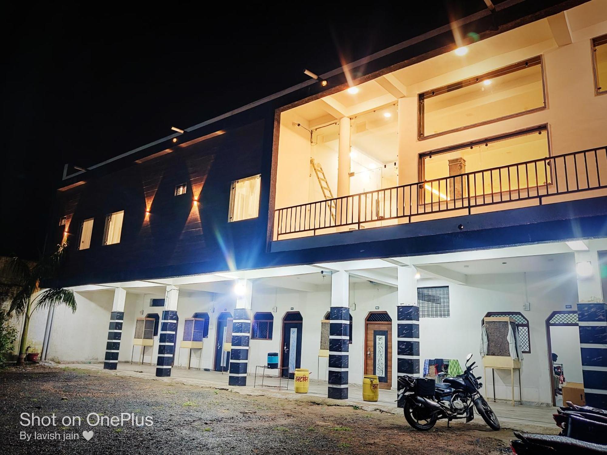 Hotel Modi Palace, Chanderi Mp Экстерьер фото