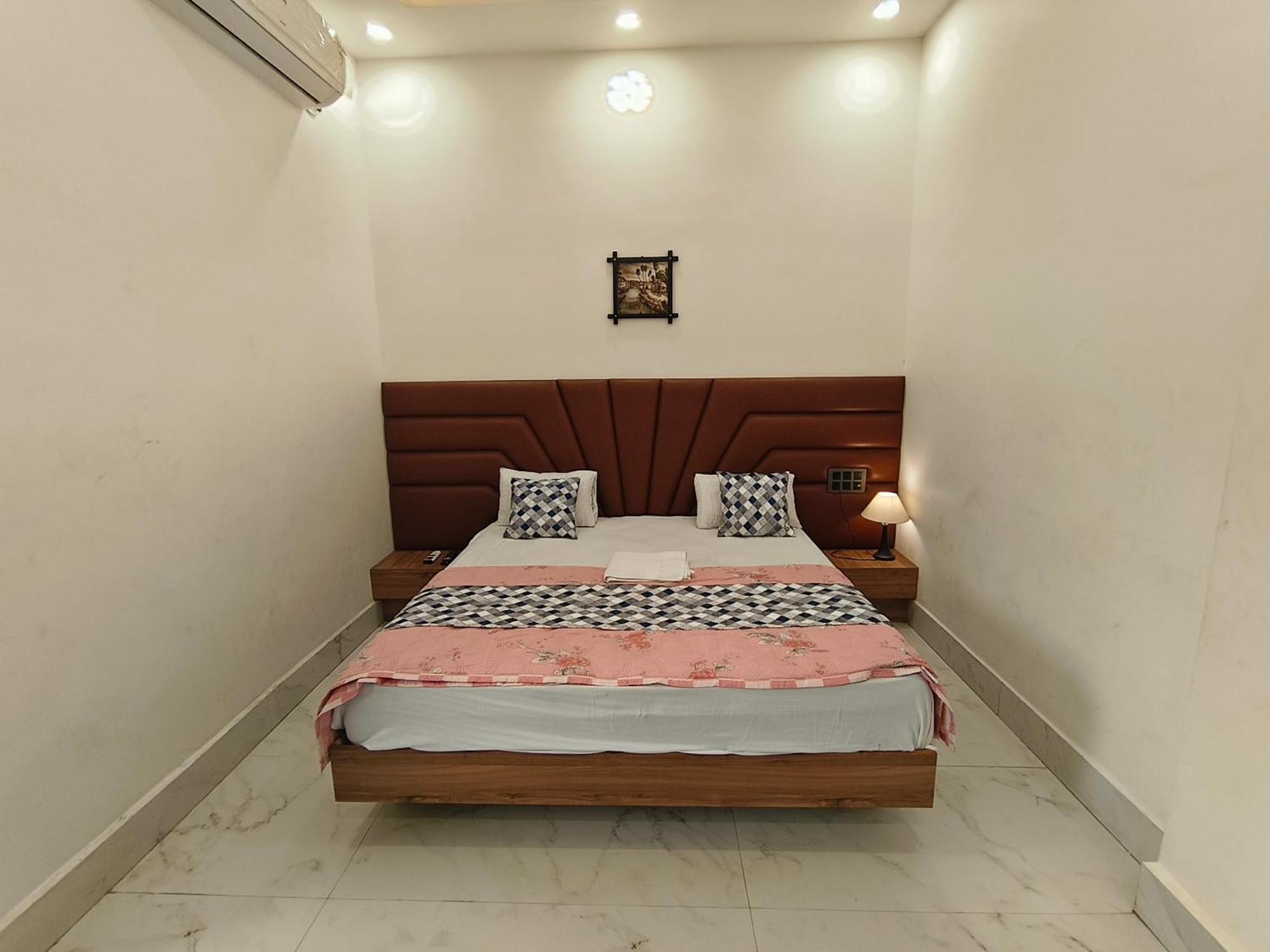 Hotel Modi Palace, Chanderi Mp Экстерьер фото