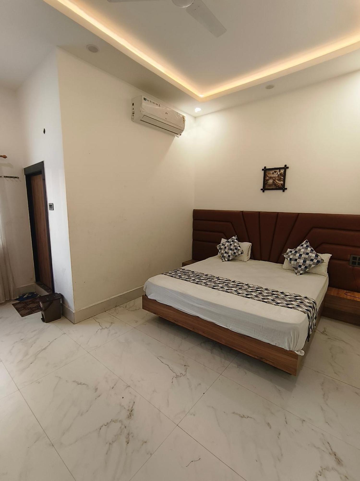 Hotel Modi Palace, Chanderi Mp Экстерьер фото